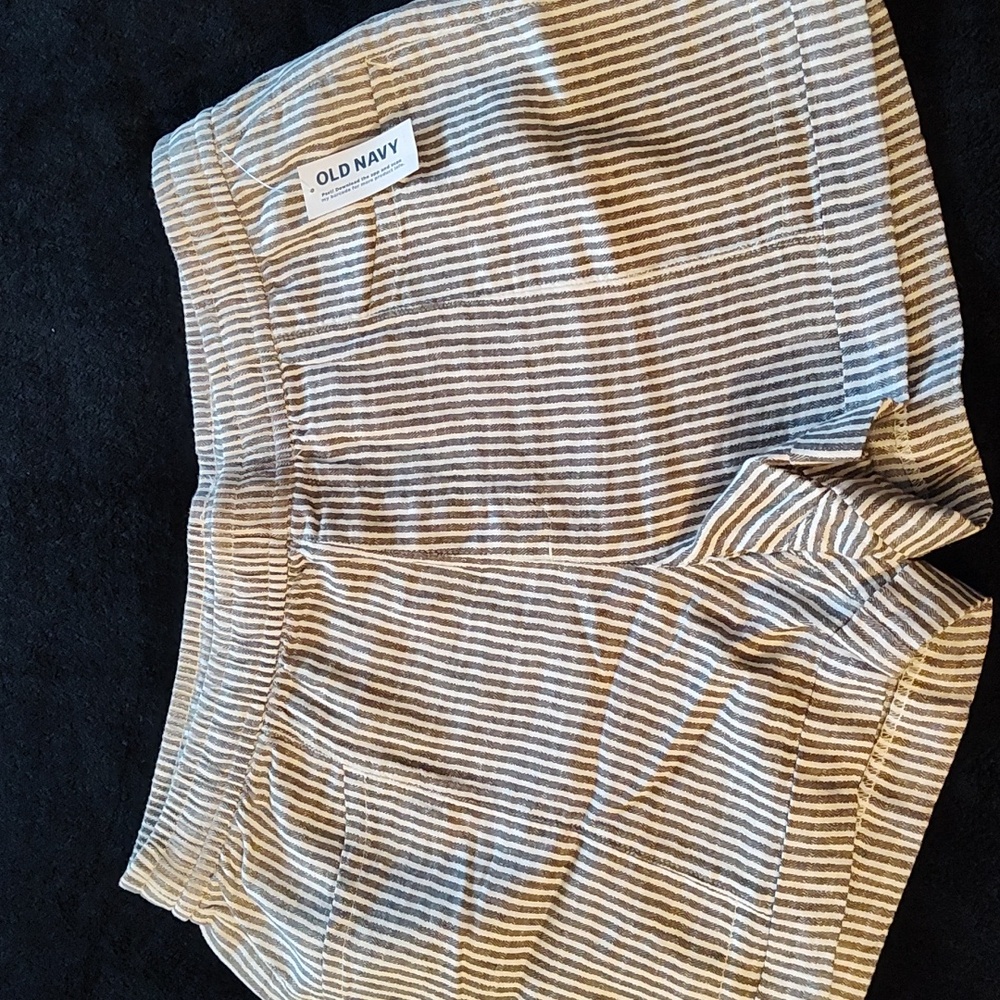 NWT Old Navy stripe high-rise shorts. Size medium